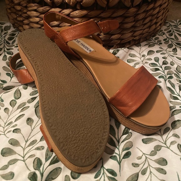 Steven Madden Sandals - Picture 2 of 2